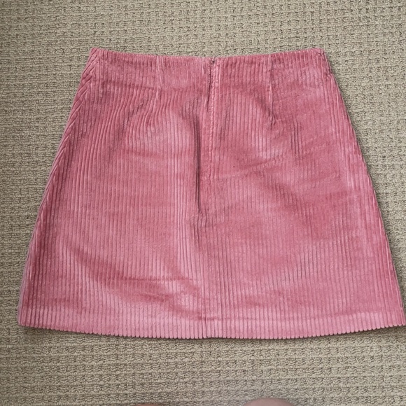 Aritzia Wilfred Skirt - Picture 2 of 4